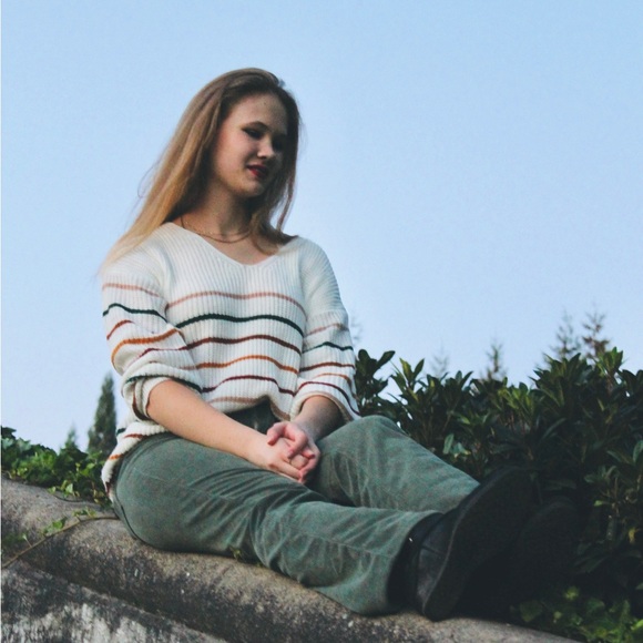 Meet your Posher, Hailey - Picture 7 of 8